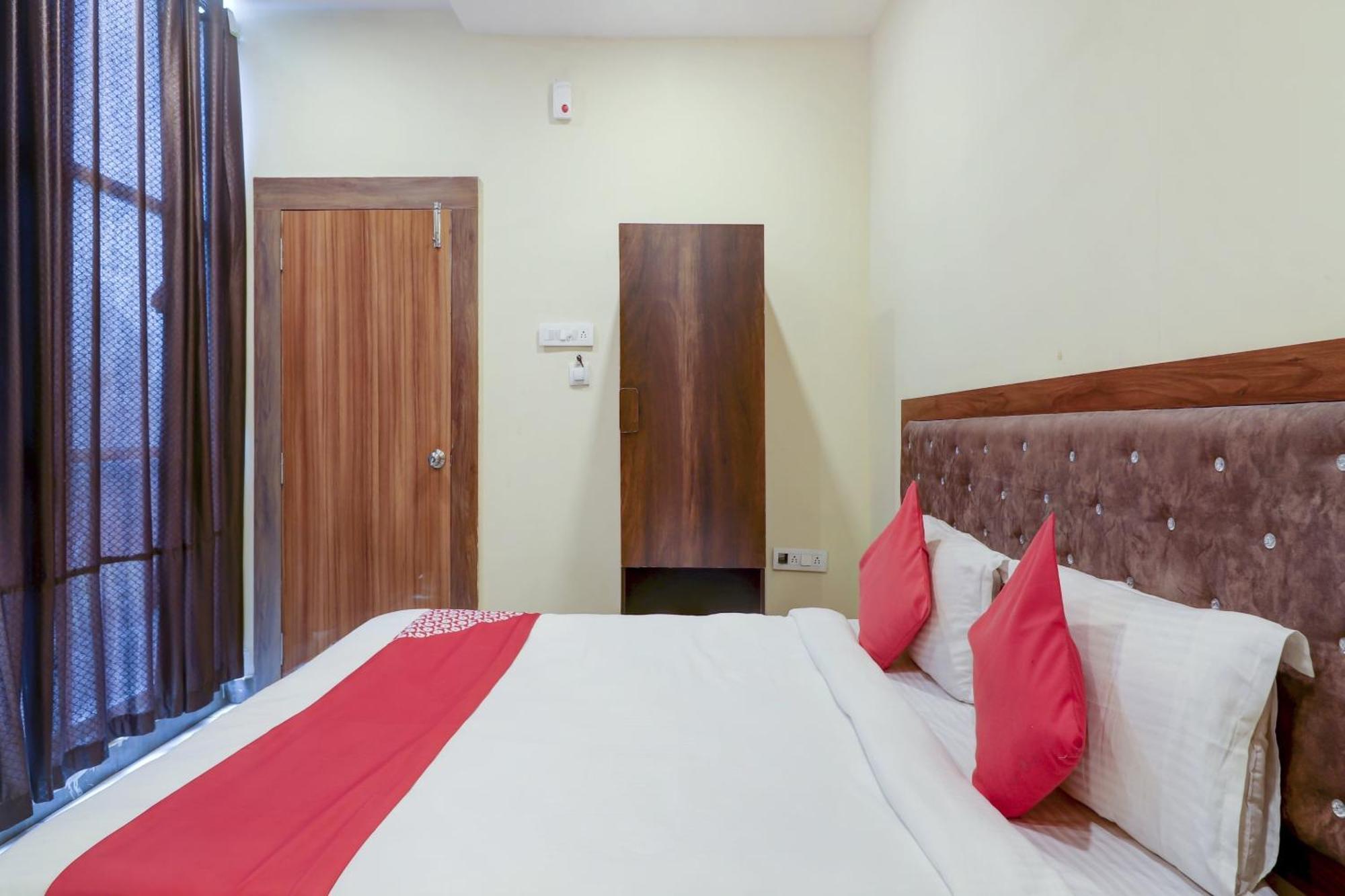 Hotel O Rsquare Elite Sururnagar Экстерьер фото
