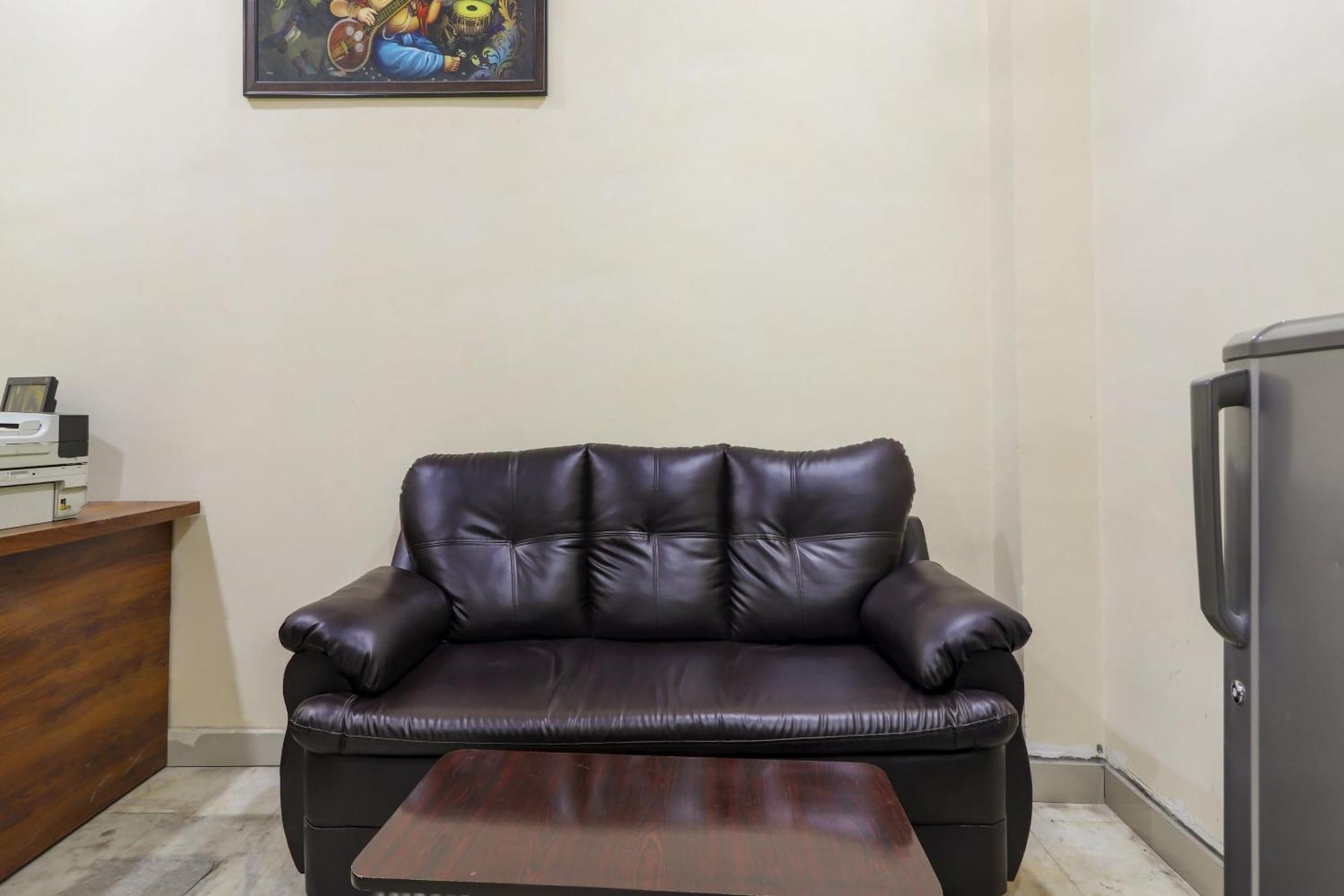 Hotel O Rsquare Elite Sururnagar Экстерьер фото