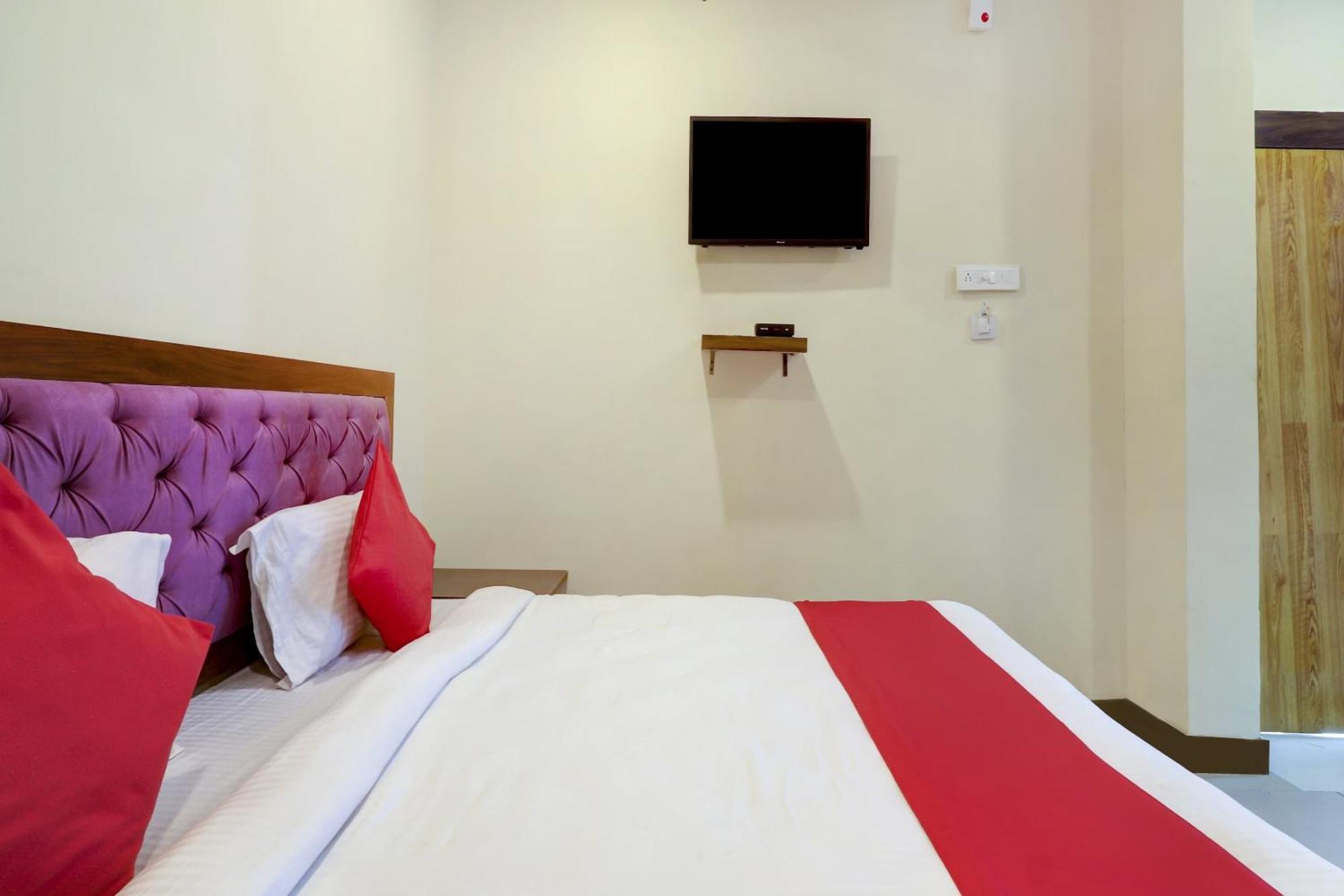 Hotel O Rsquare Elite Sururnagar Экстерьер фото