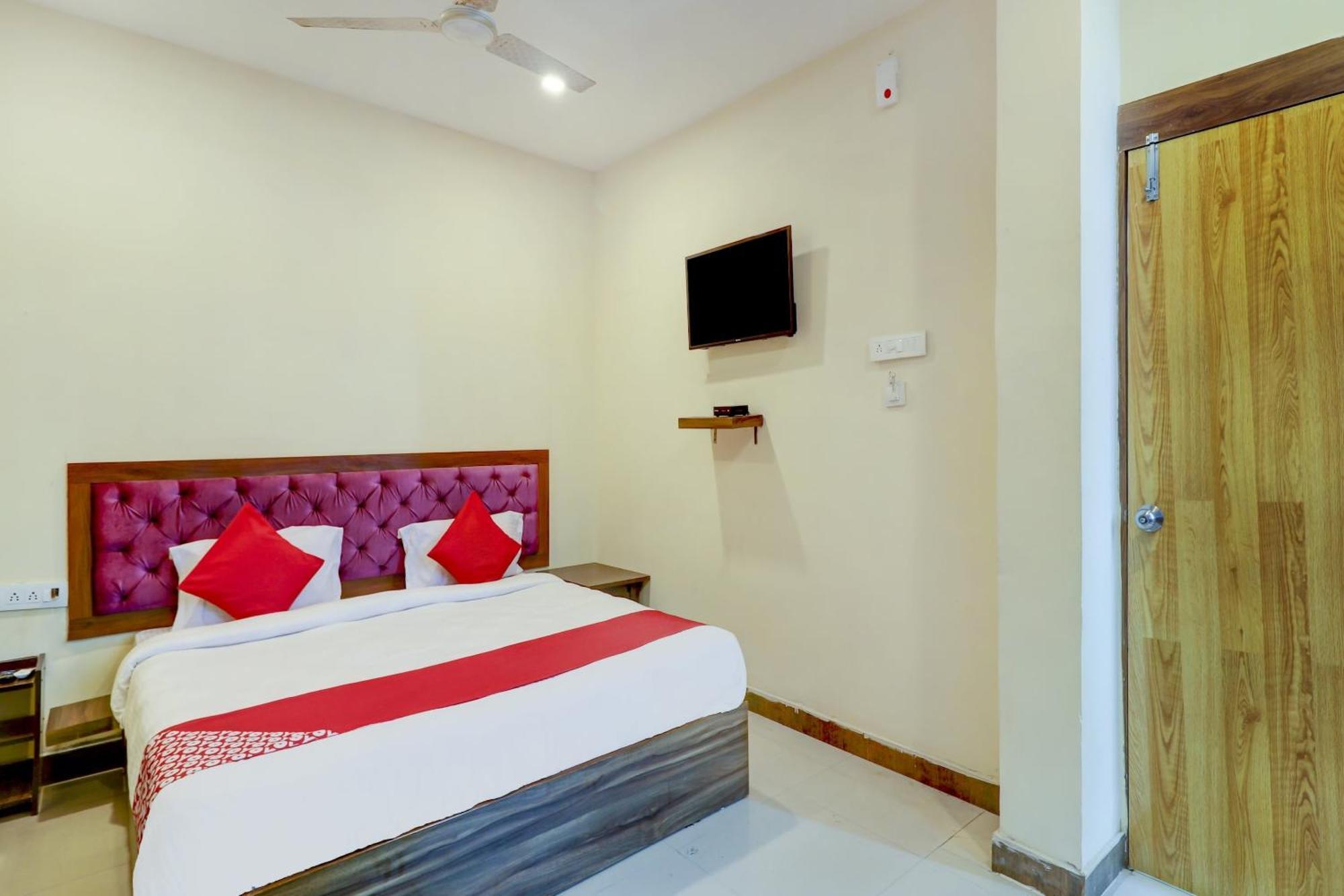 Hotel O Rsquare Elite Sururnagar Экстерьер фото